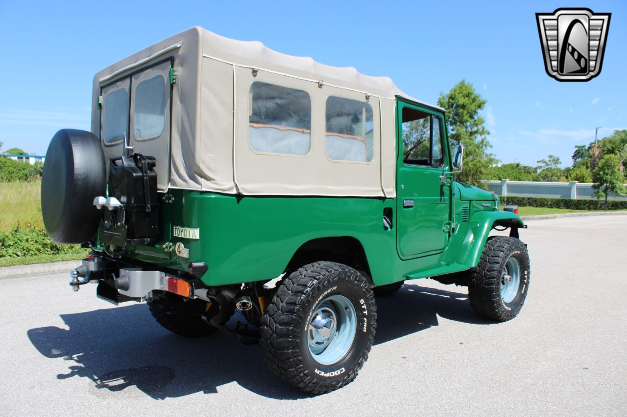 1976-toyota-land-cruiser-fj43 (103)