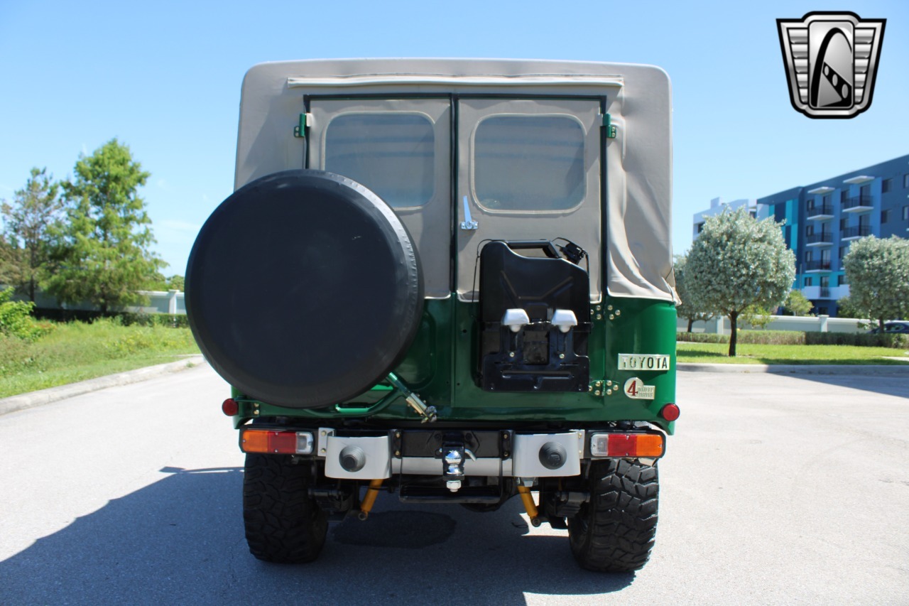 1976-toyota-land-cruiser-fj43 (105)