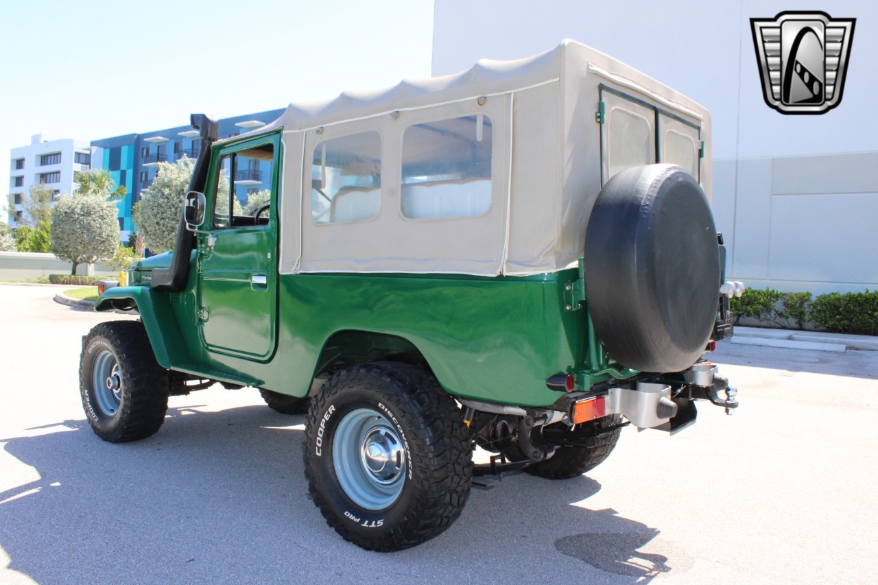 1976-toyota-land-cruiser-fj43 (108)