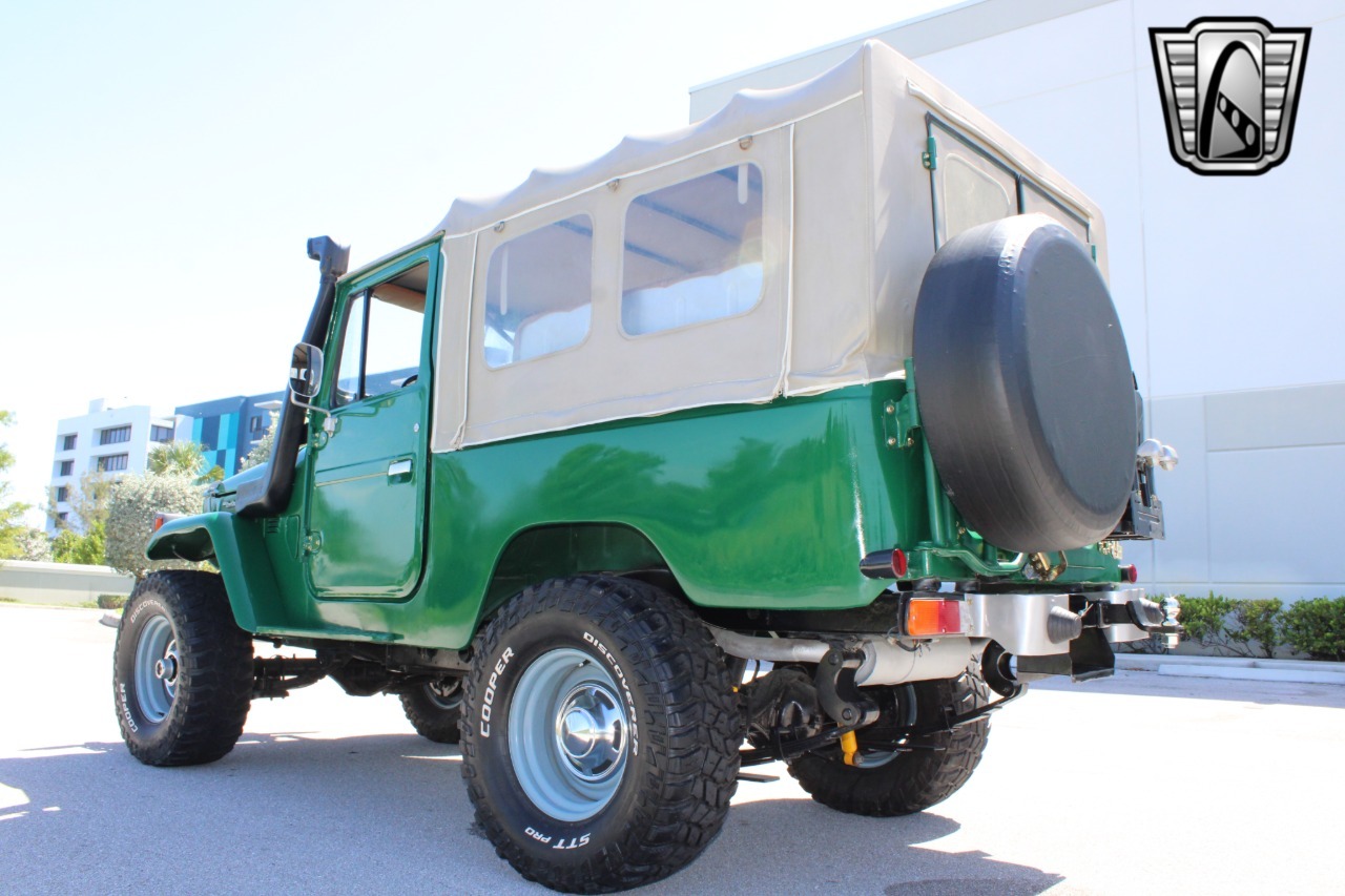 1976-toyota-land-cruiser-fj43 (109)