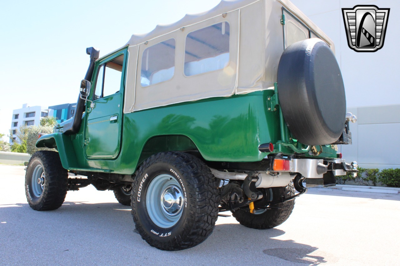 1976-toyota-land-cruiser-fj43 (110)