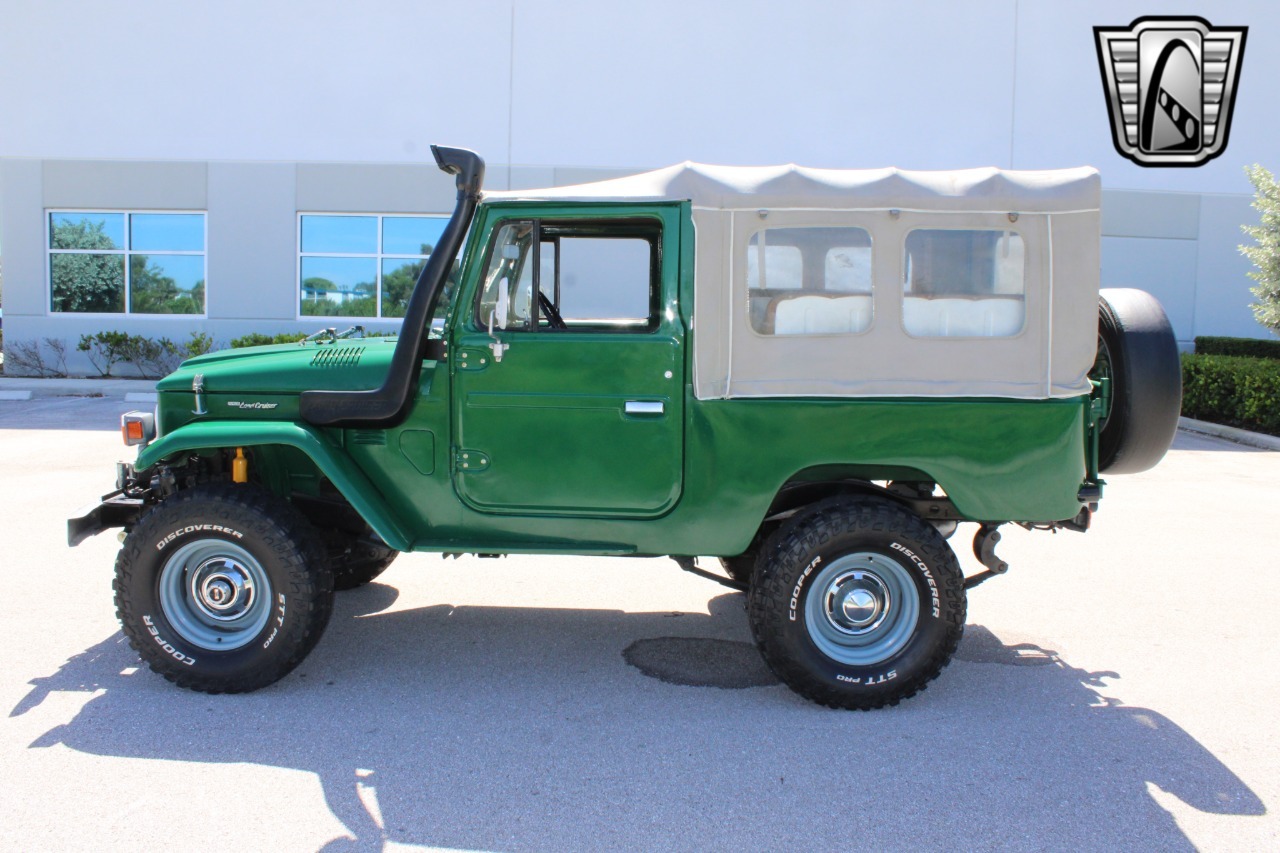 1976-toyota-land-cruiser-fj43 (111)