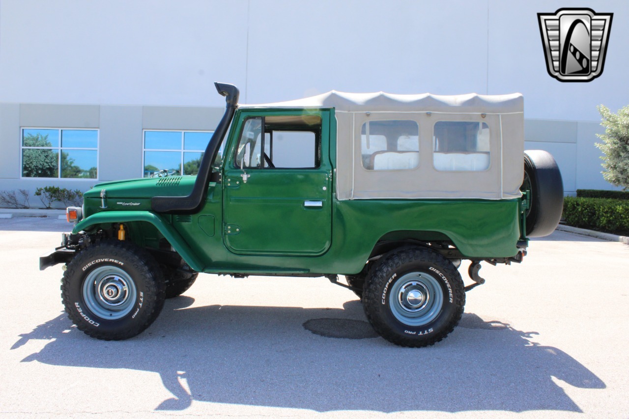 1976-toyota-land-cruiser-fj43 (112)
