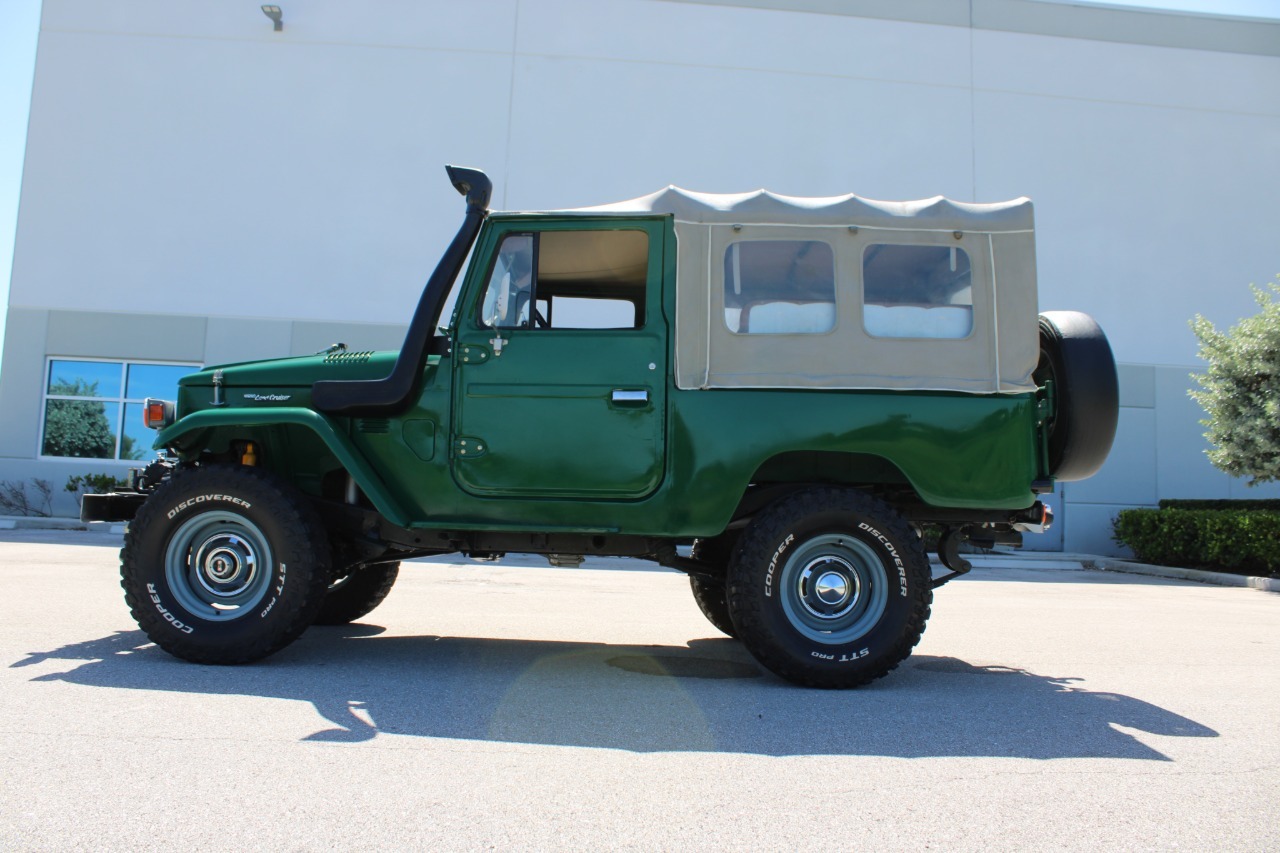 1976-toyota-land-cruiser-fj43 (113)