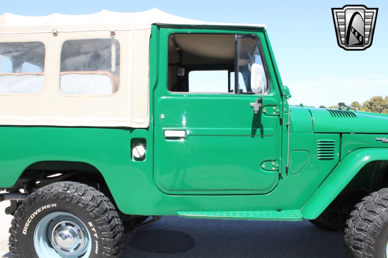1976-toyota-land-cruiser-fj43 (63)