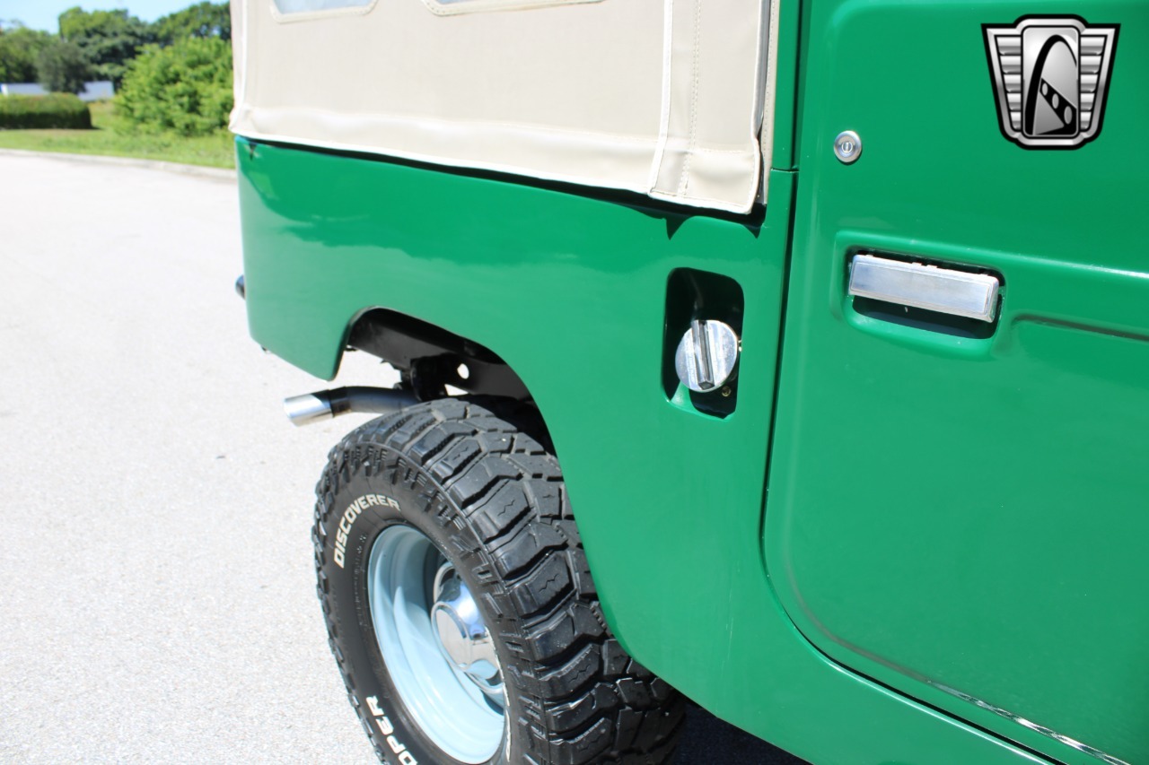1976-toyota-land-cruiser-fj43 (66)