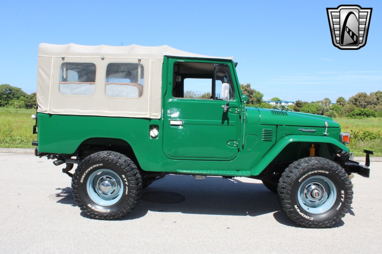 1976-toyota-land-cruiser-fj43 (99)
