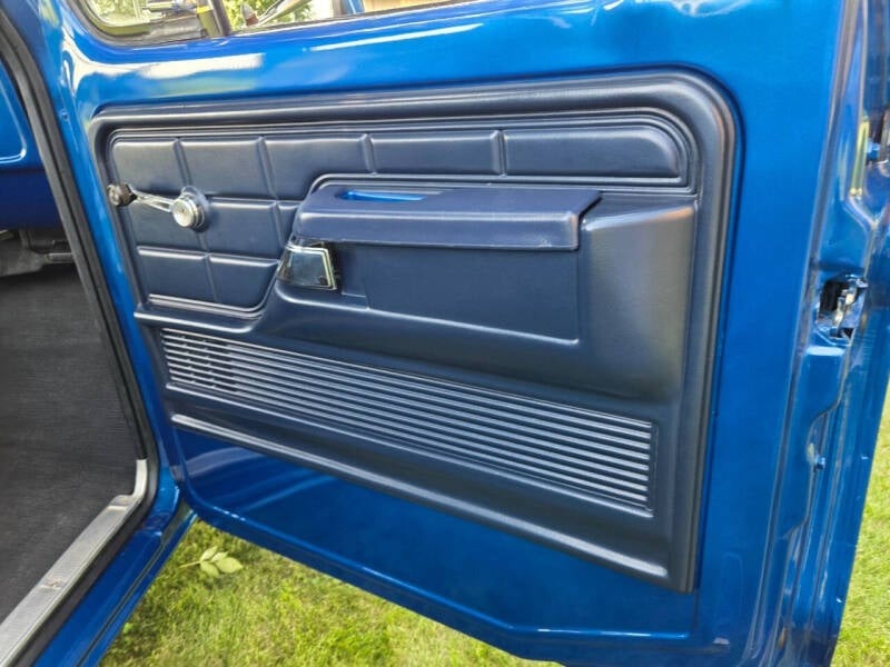 1977-ford-f150-custom (81)