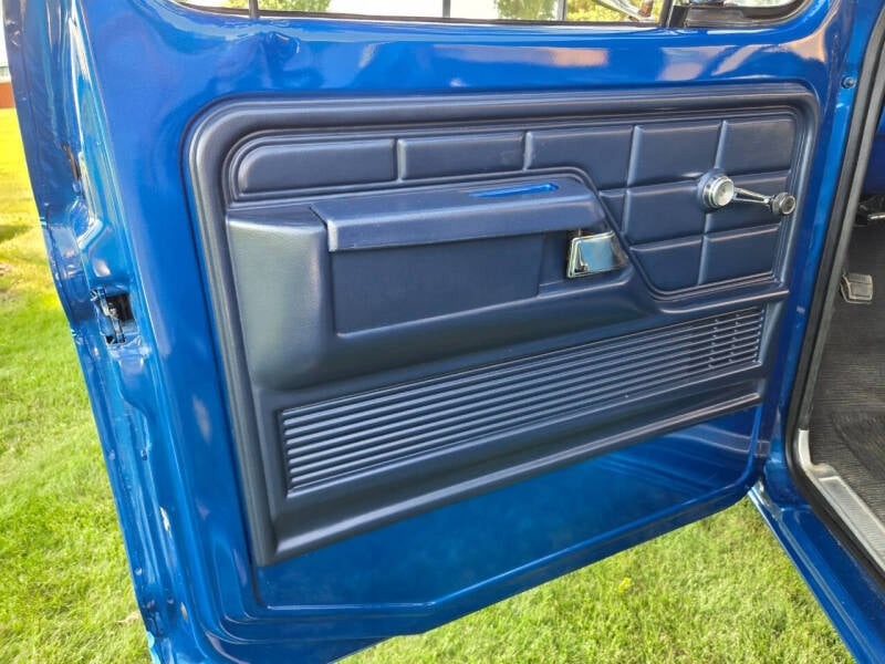 1977-ford-f150-custom (91)