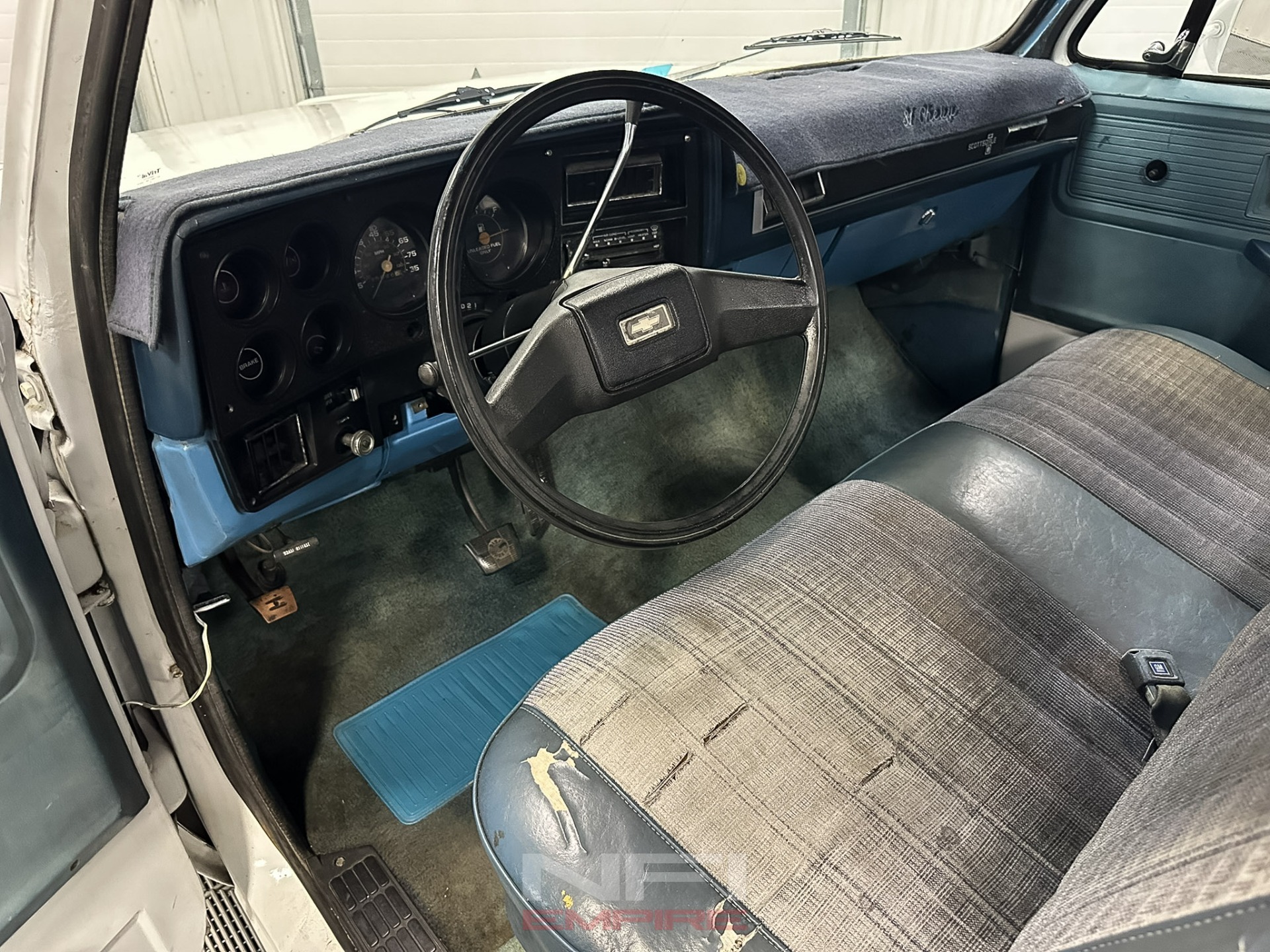 1981-chevy-c10-scottsdale (26)