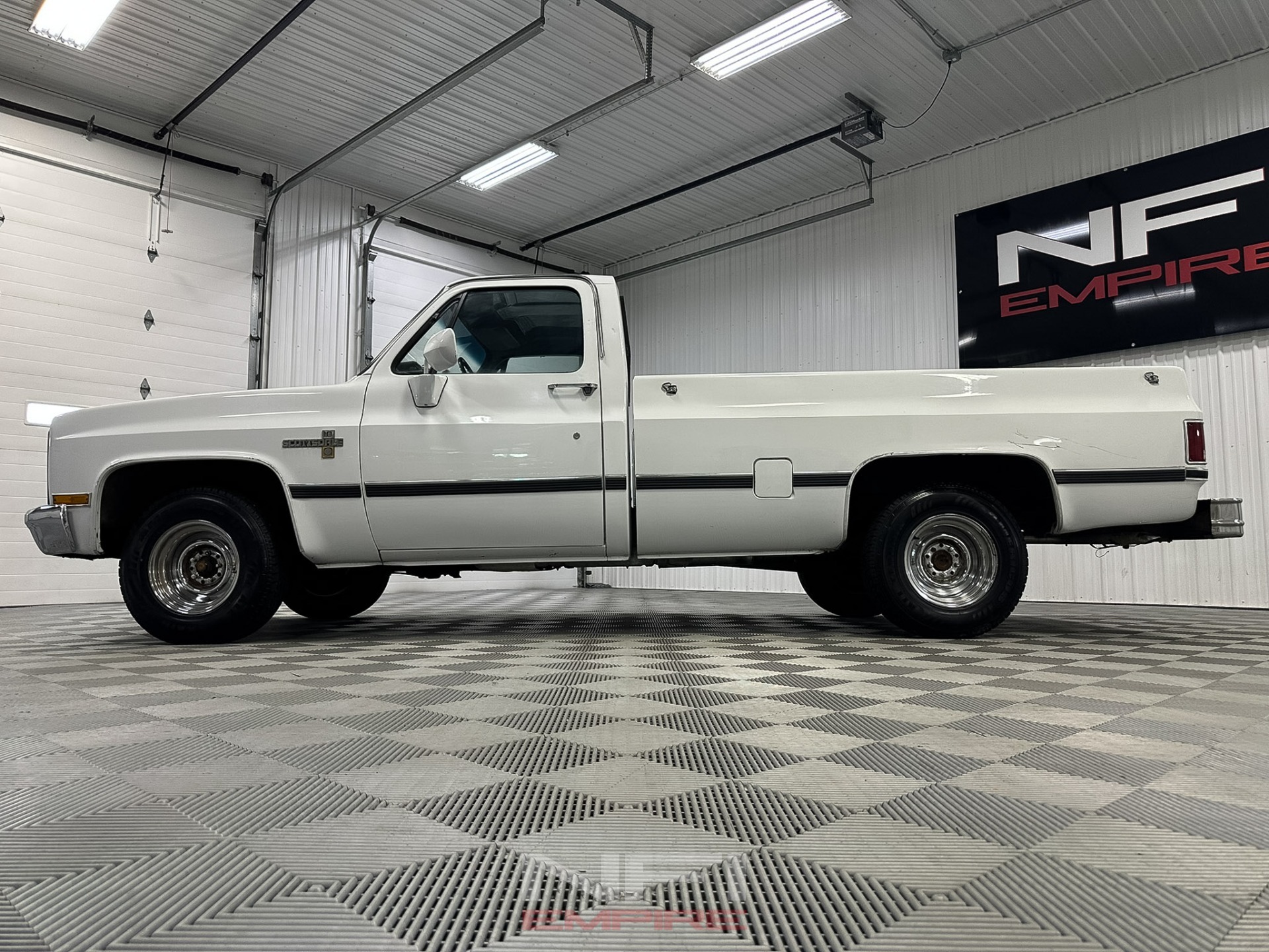 1981-chevy-c10-scottsdale (35)