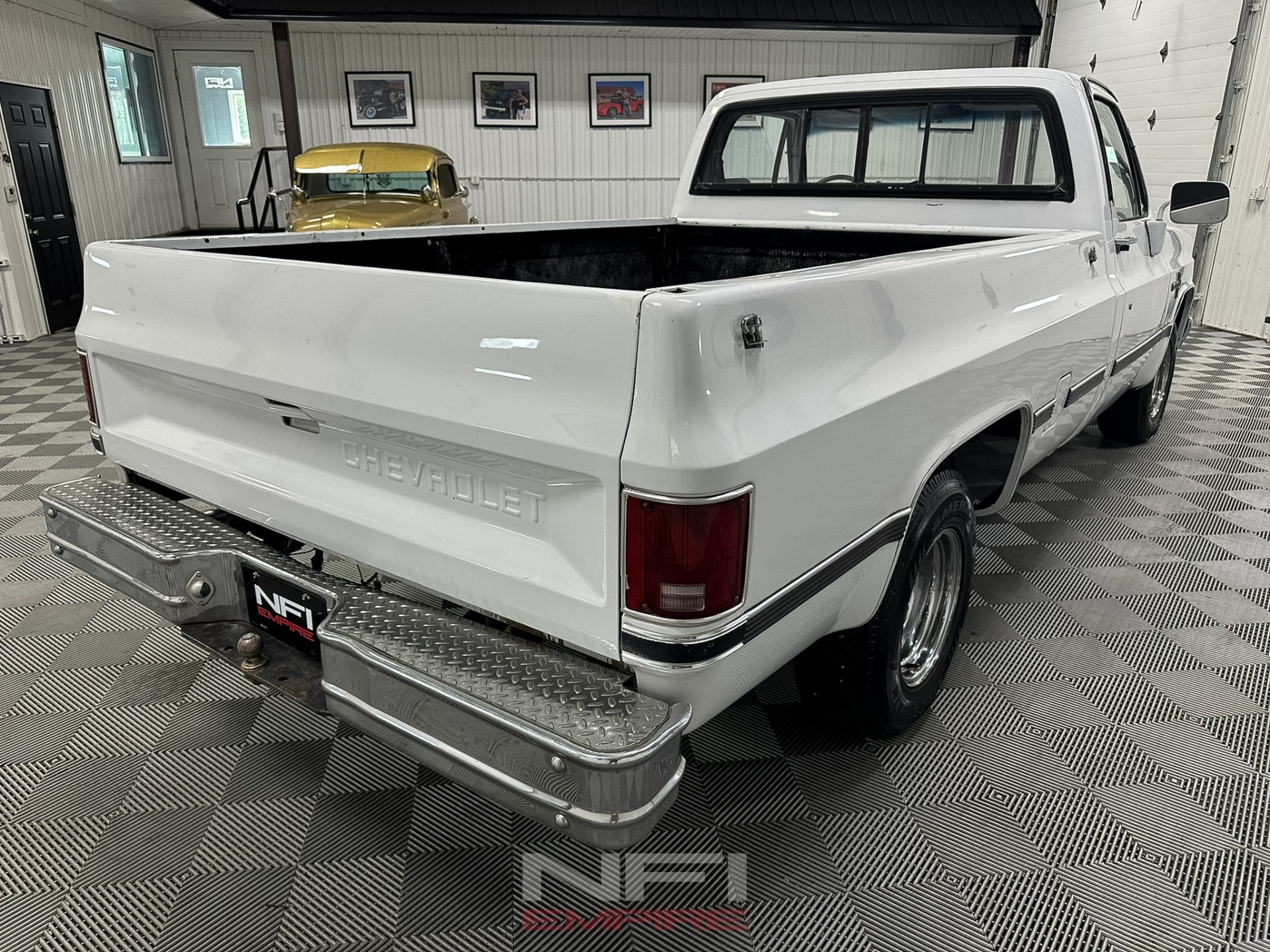 1981-chevy-c10-scottsdale (38)
