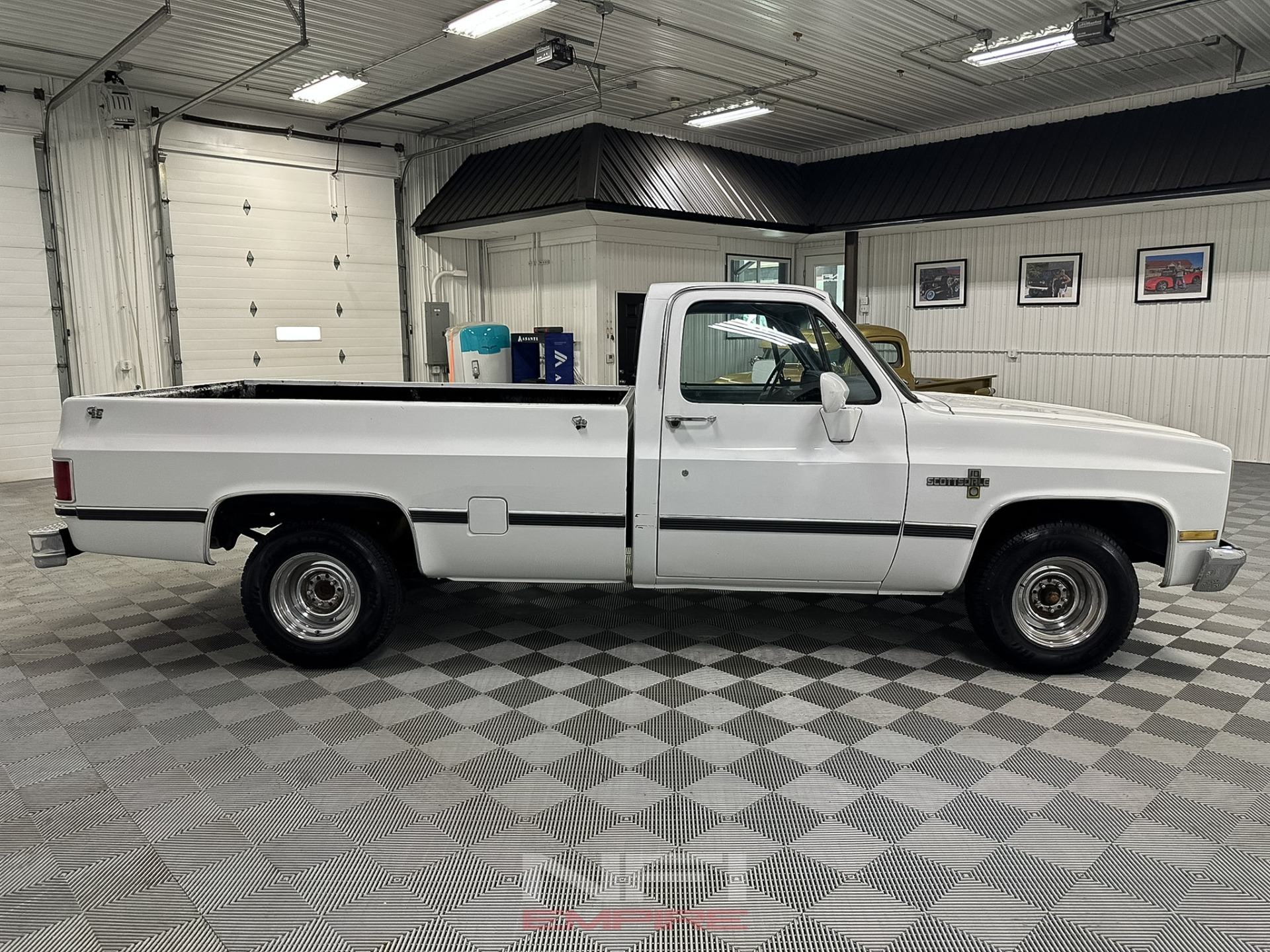 1981-chevy-c10-scottsdale (39)