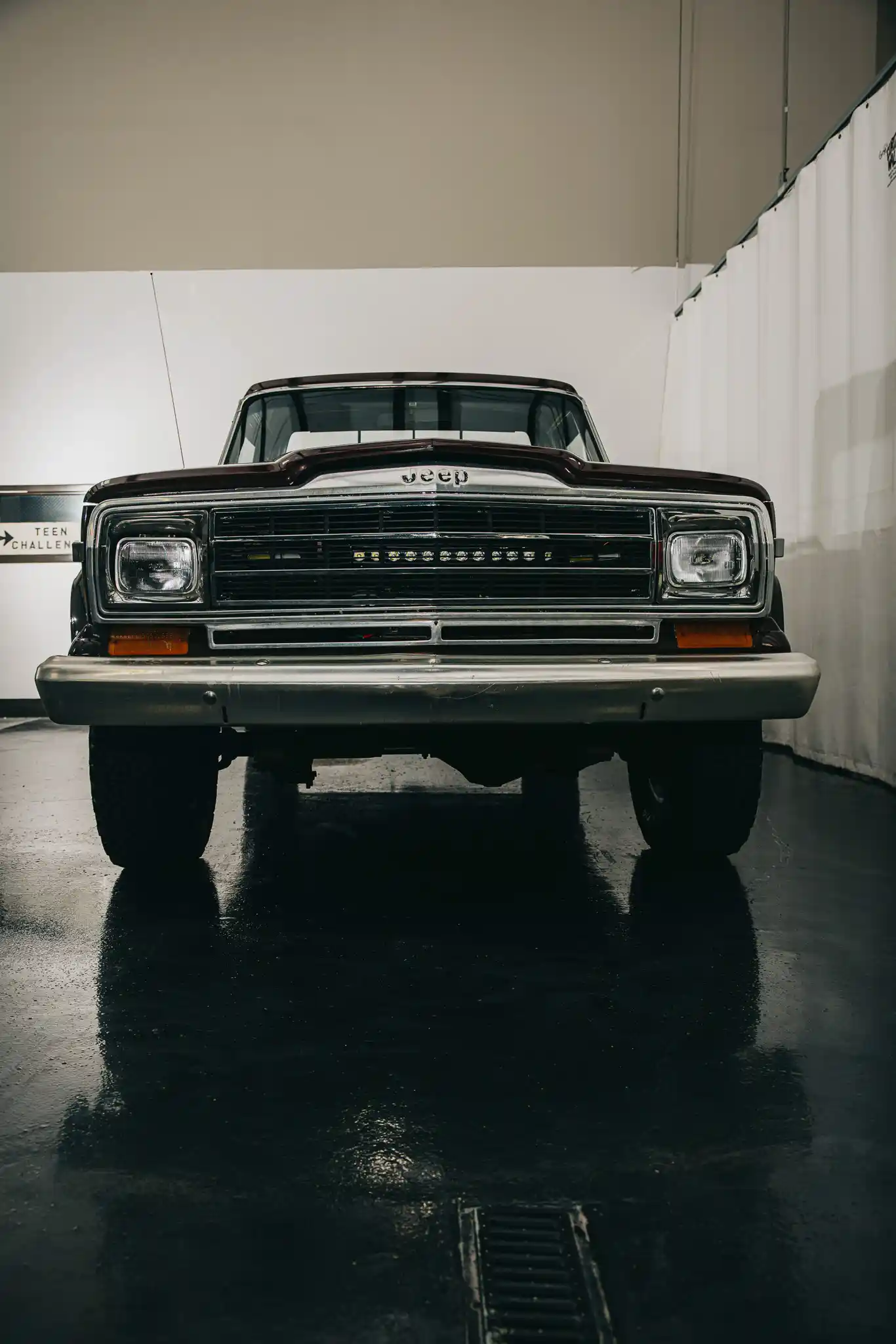 1981-jeep-j10-restored-for-sale-06