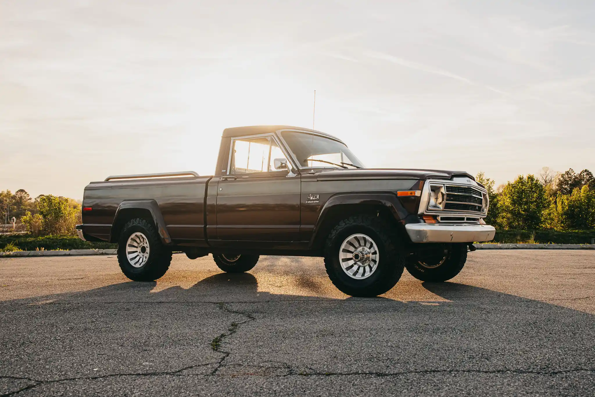 1981-jeep-j10-restored-for-sale-15