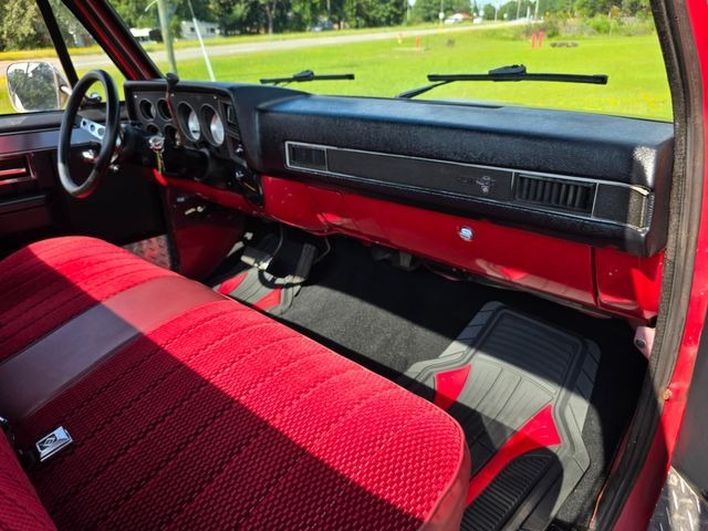 1985-chevrolet-c10-scottsdale-for-sale-hope-mills-nc-31