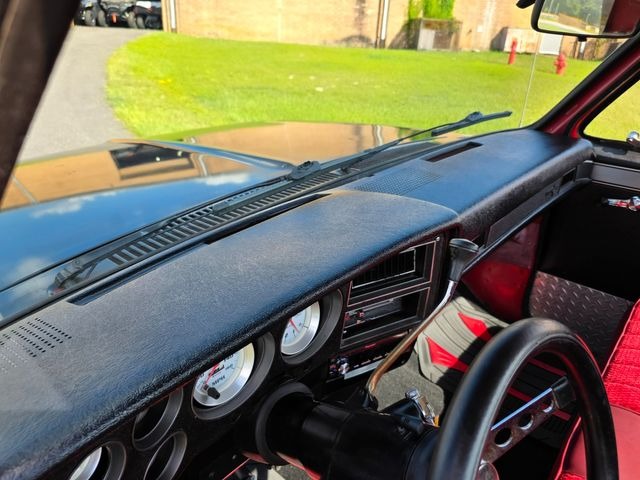 1985-chevrolet-c10-scottsdale-for-sale-hope-mills-nc-34