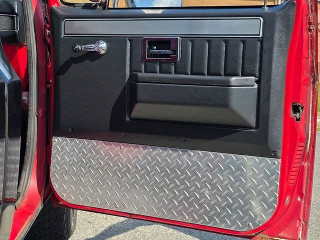 1985-chevrolet-c10-scottsdale-for-sale-hope-mills-nc-38