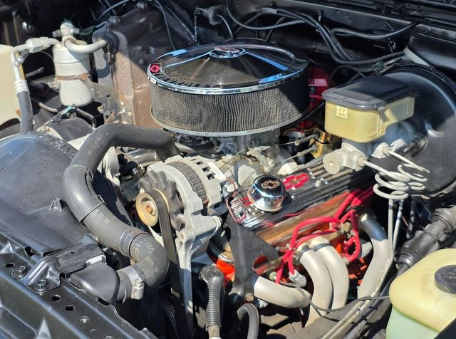 1985-chevrolet-c10-scottsdale-for-sale-hope-mills-nc-41