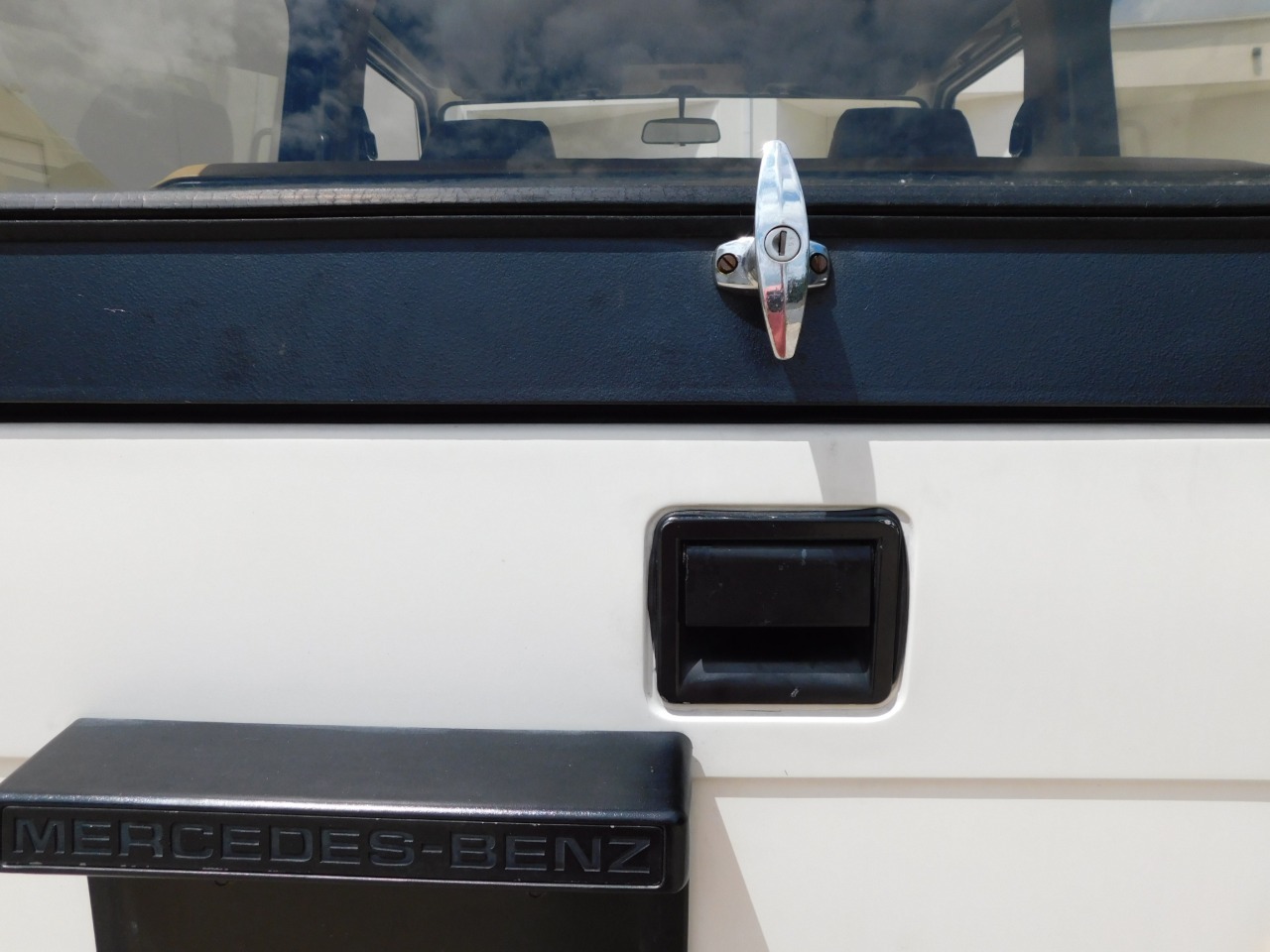 1985-mercedes-benz-280ge (126)