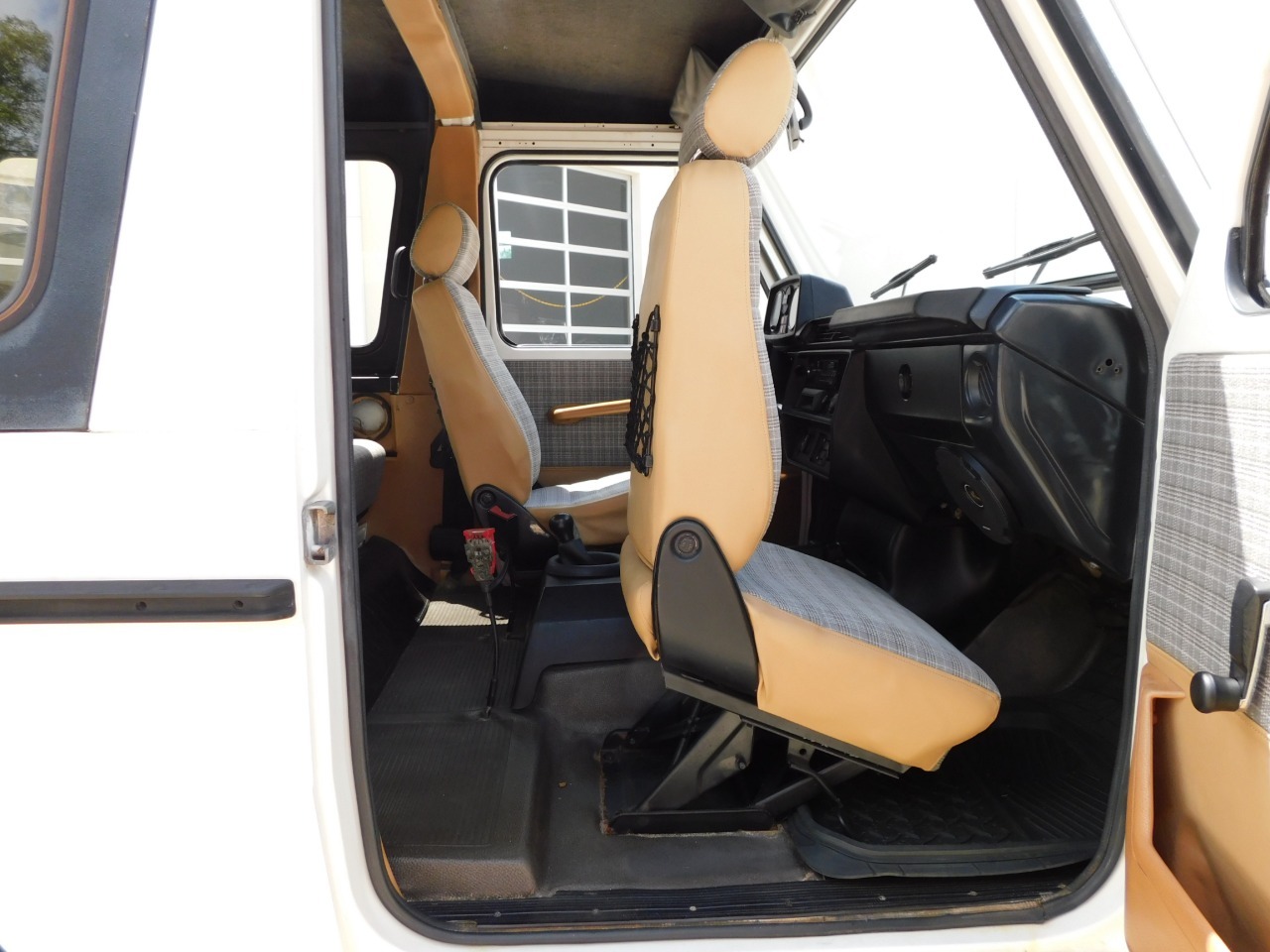1985-mercedes-benz-280ge (25)