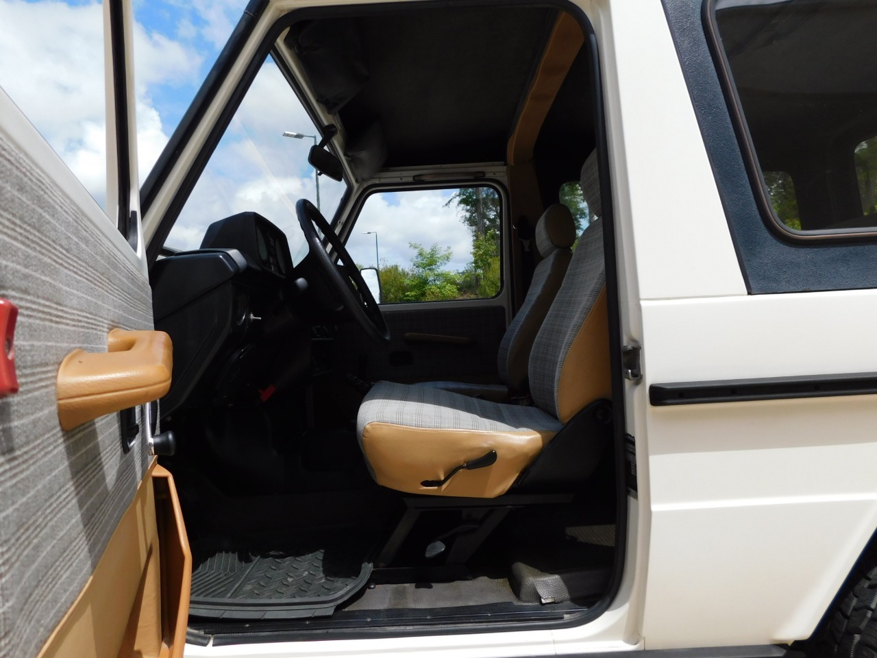 1985-mercedes-benz-280ge (53)