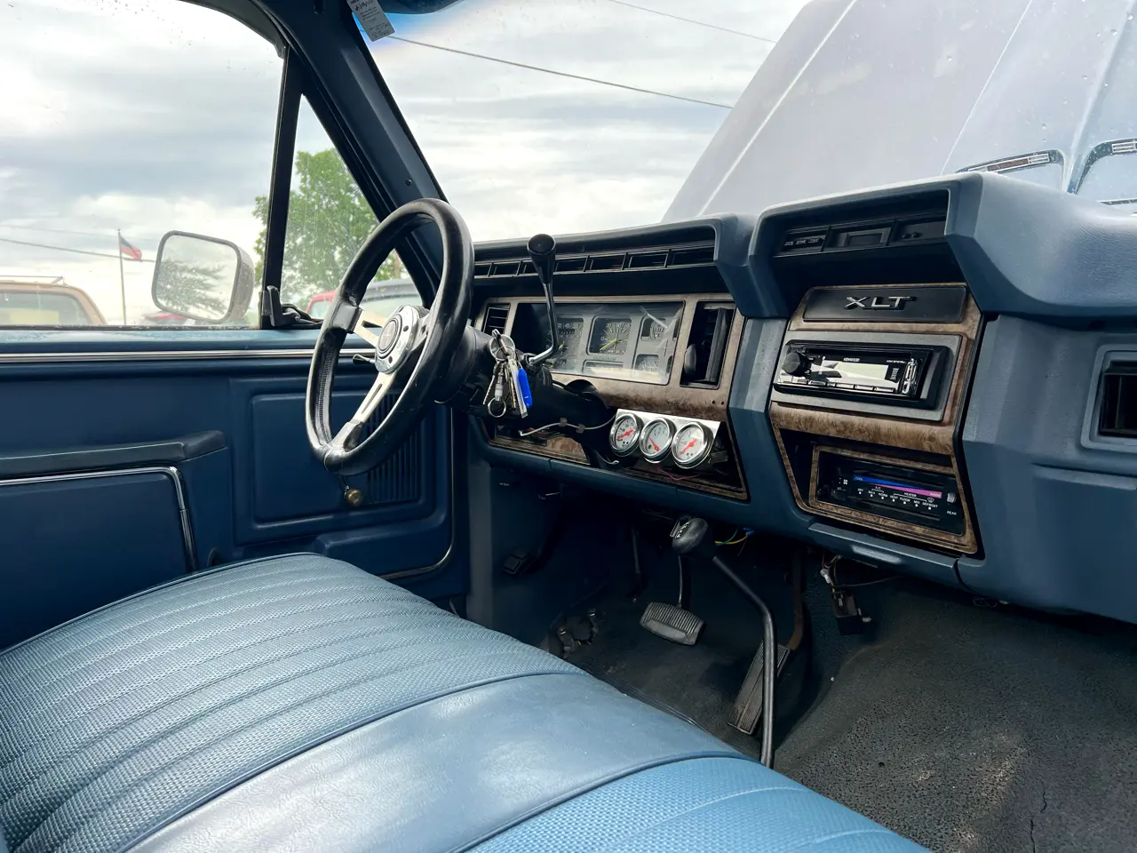 1986-ford-f-250-styleside-for-sale-13