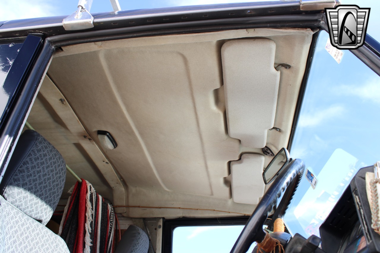 1988-land-rover-defender-110-adventure-truck (109)
