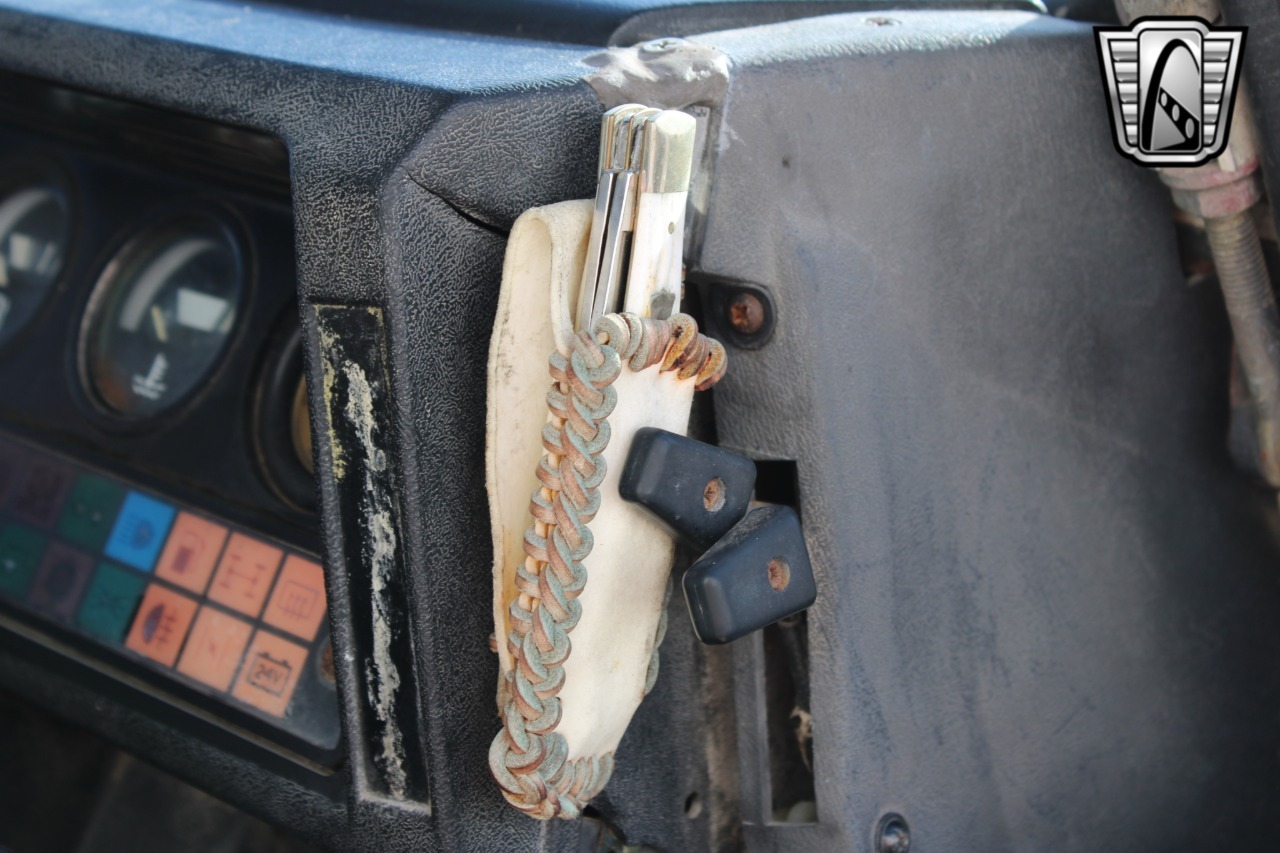 1988-land-rover-defender-110-adventure-truck (110)