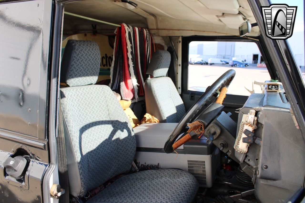 1988-land-rover-defender-110-adventure-truck (113)