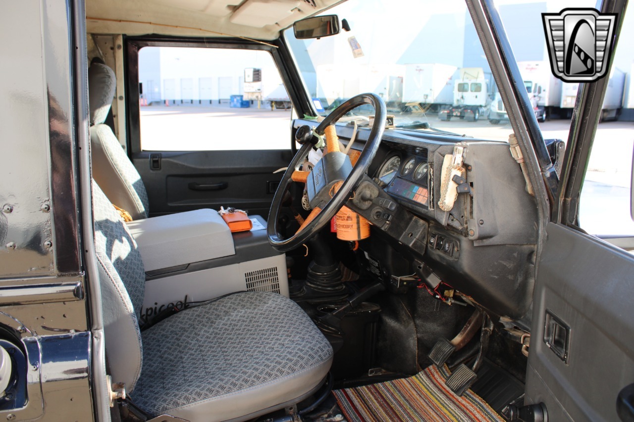 1988-land-rover-defender-110-adventure-truck (114)