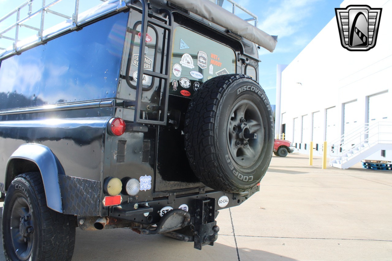 1988-land-rover-defender-110-adventure-truck (60)