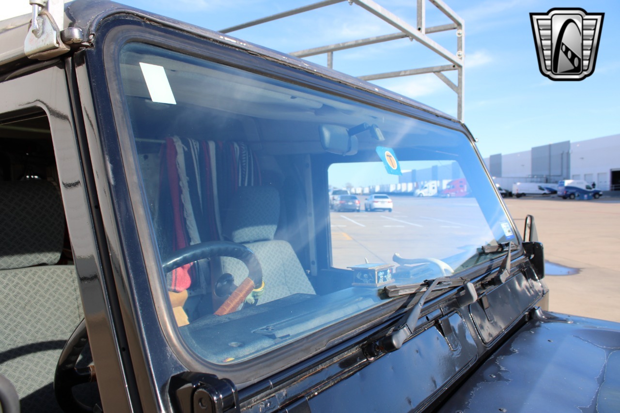 1988-land-rover-defender-110-adventure-truck (68)