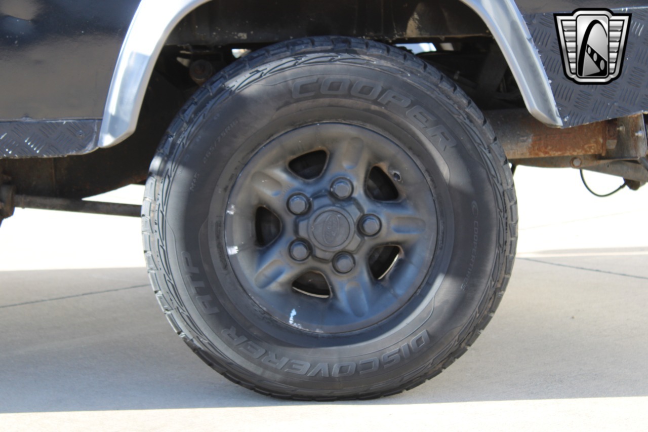 1988-land-rover-defender-110-adventure-truck (84)