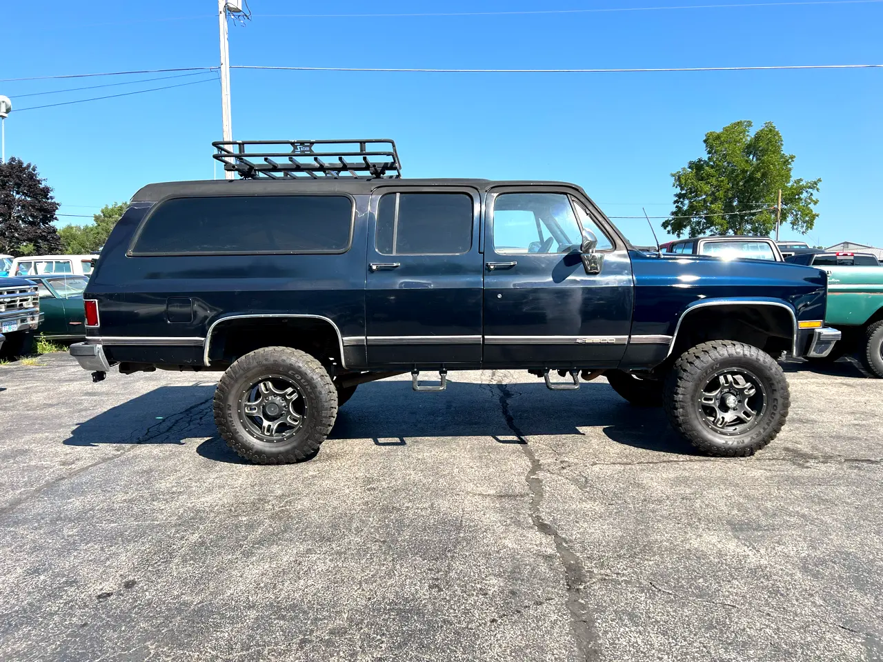1989-chevrolet-suburban-2500-4x4-for-sale-02