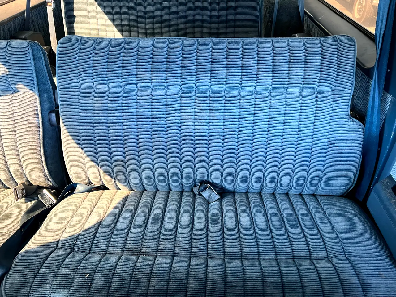 1989-chevrolet-suburban-2500-4x4-for-sale-09