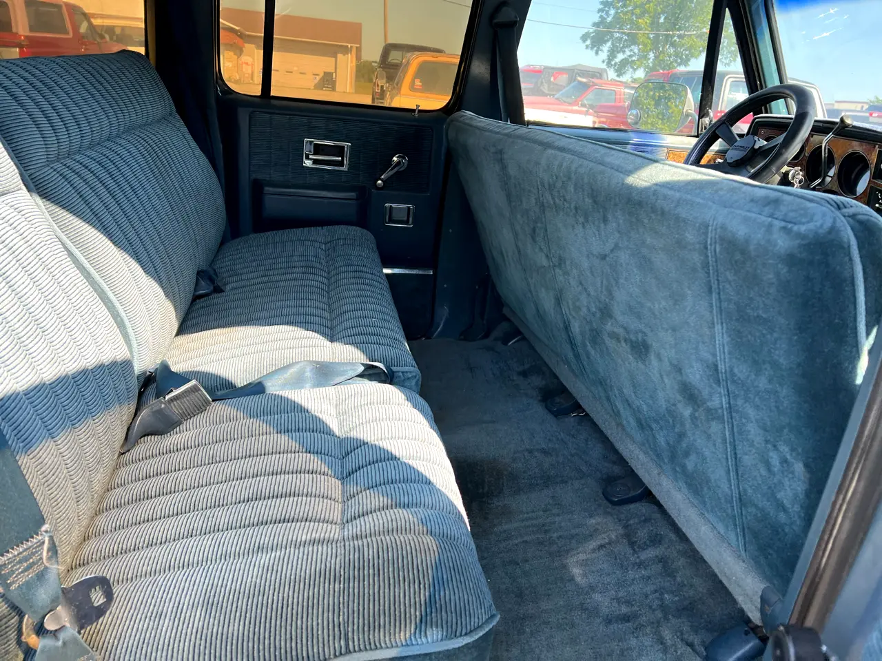 1989-chevrolet-suburban-2500-4x4-for-sale-15