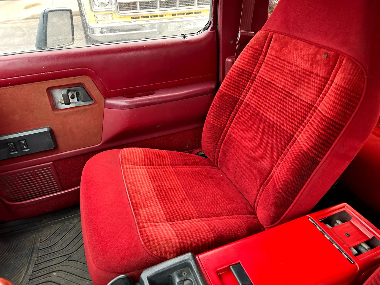 1989-ford-bronco-ii-4x4-for-sale-in-wisconsin-08