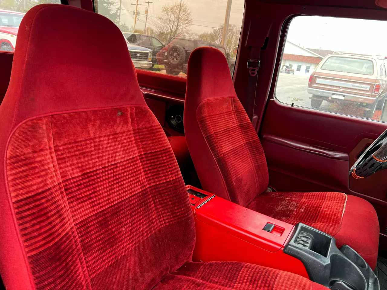 1989-ford-bronco-ii-4x4-for-sale-in-wisconsin-10