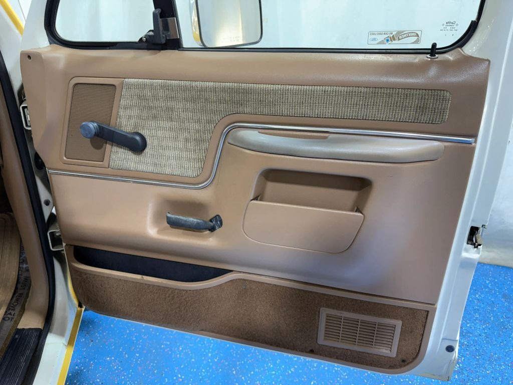1989-ford-f150-for-sale-eclecti-garage (29)