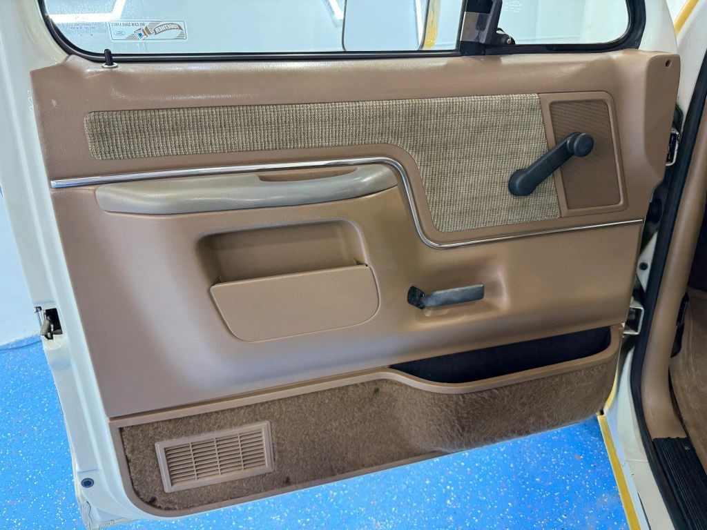 1989-ford-f150-for-sale-eclecti-garage (32)