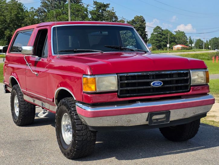 1991-ford-bronco-silver-anniversary-for-sale-03