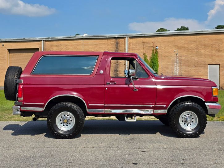 1991-ford-bronco-silver-anniversary-for-sale-05