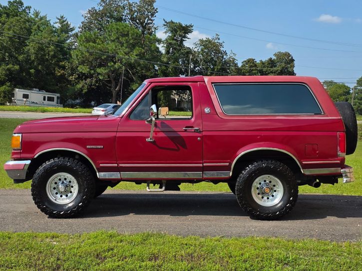 1991-ford-bronco-silver-anniversary-for-sale-10