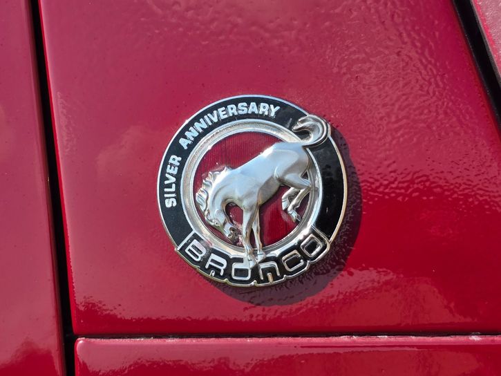 1991-ford-bronco-silver-anniversary-for-sale-31
