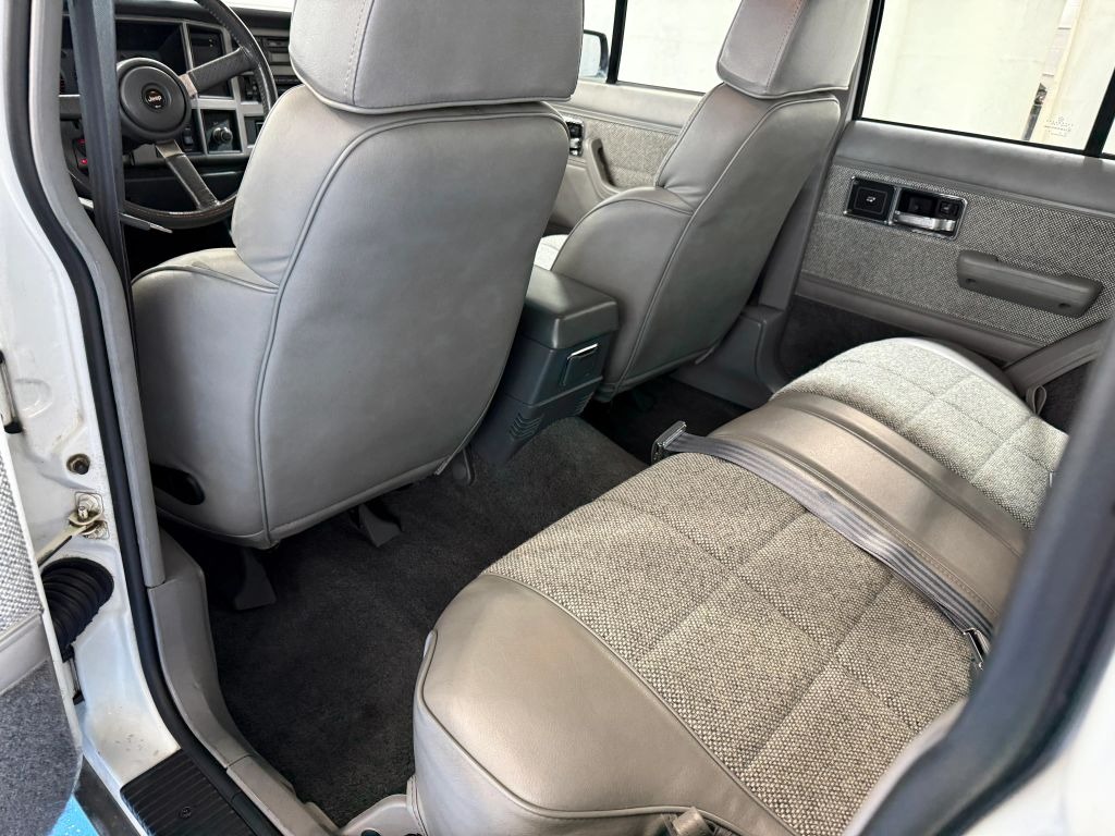 1991-jeep-cherokee-xj (33)