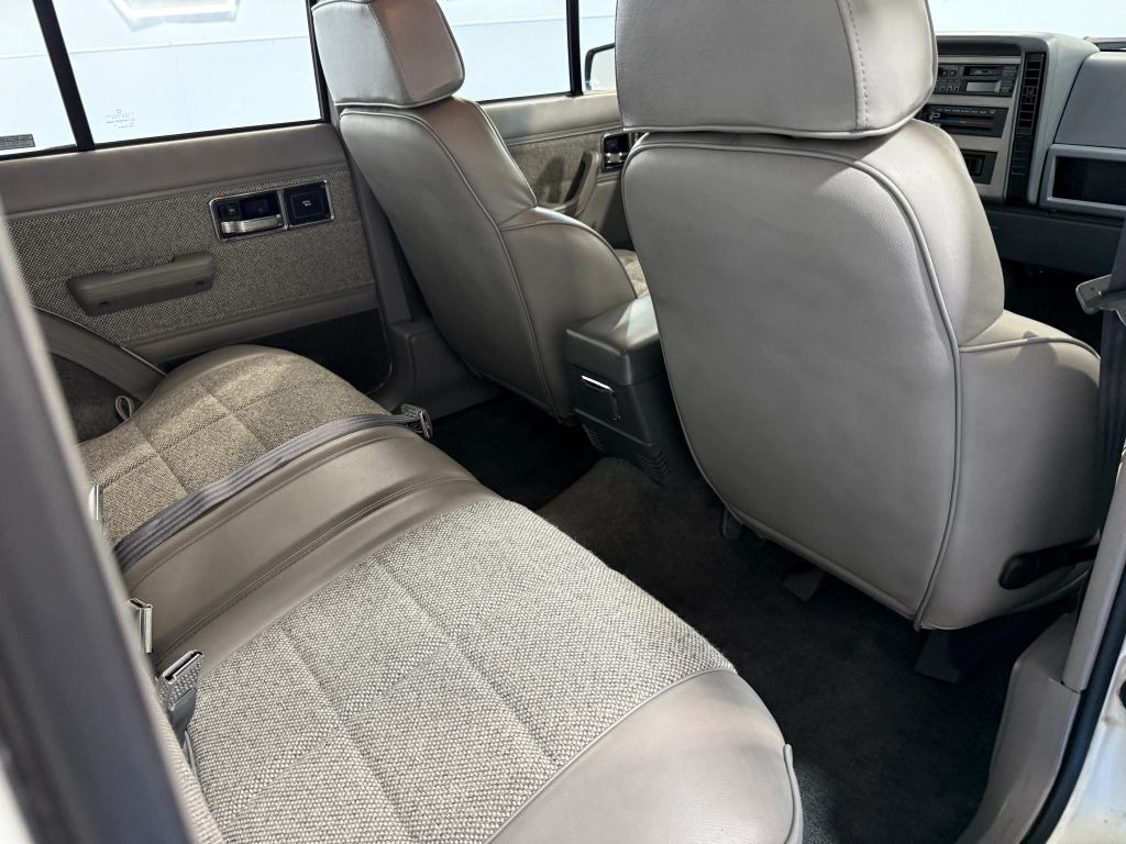 1991-jeep-cherokee-xj (34)