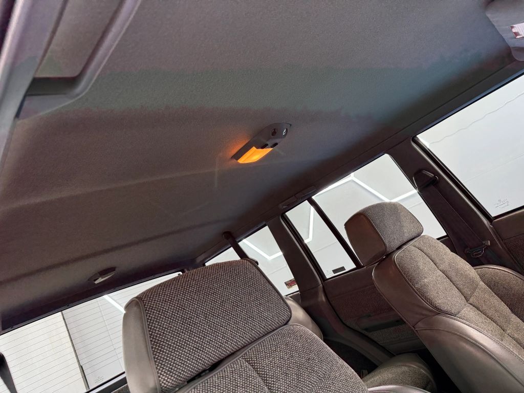 1991-jeep-cherokee-xj (35)