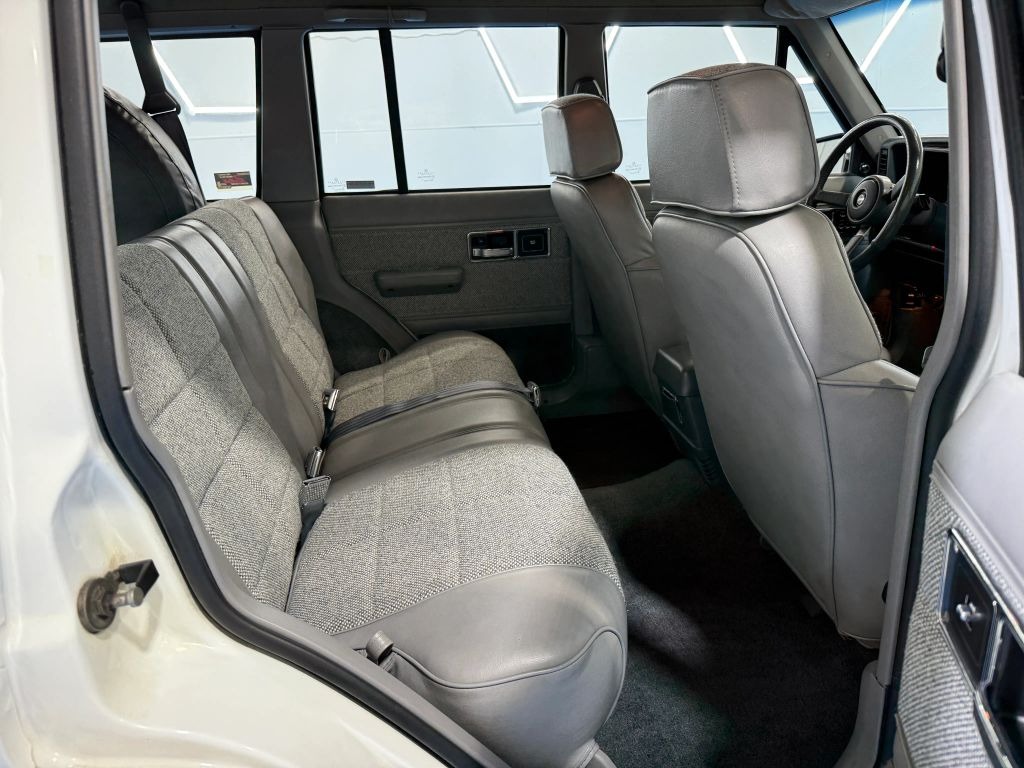 1991-jeep-cherokee-xj (36)