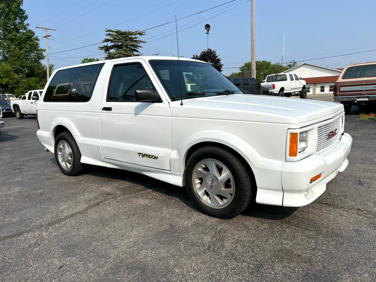 1993-gmc-jimmy-typhoon-for-sale-02